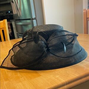 Elegant Black Women's Hat with Feather Accents